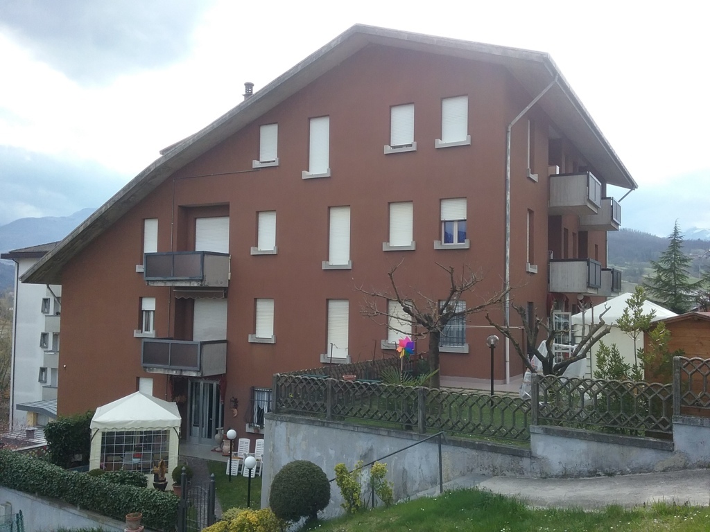 Esterno,-edificio-20160330_155329.jpg