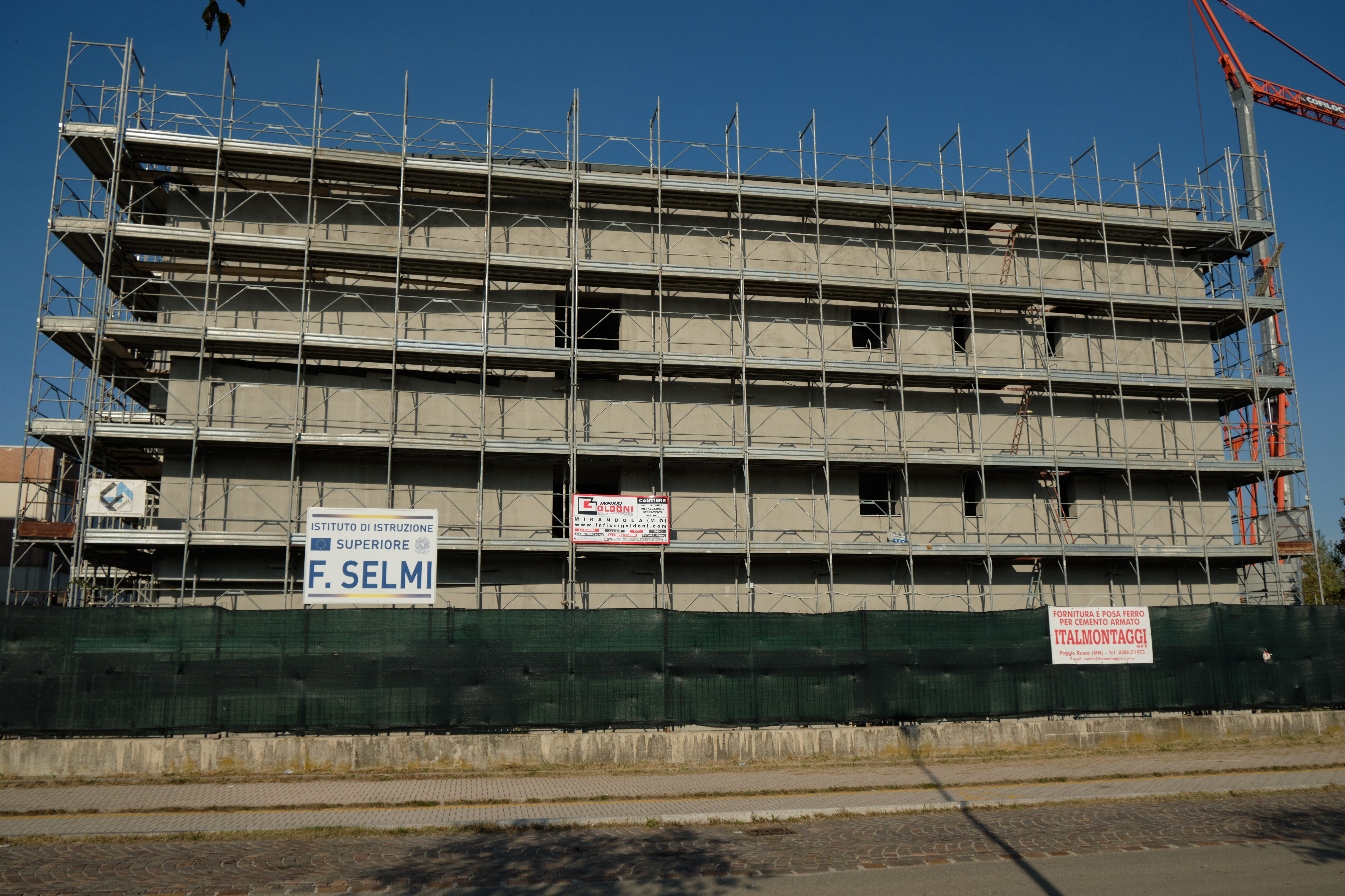 Realizzazione Impianti Elettrici e Meccanici Istituto Selmi e Corni 58